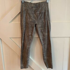 Varley Let’s Go Night Running Legging Seneca Rock Watersnake Small Athletic